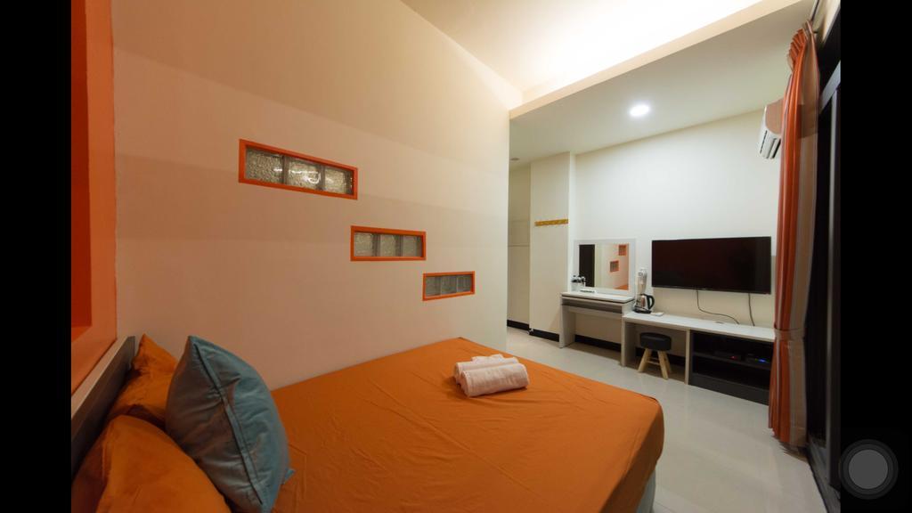 Kenting Orange Homestay Hengchun Old Town Exterior foto